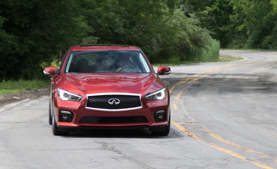  Infiniti Q50 Red Sport 400 2016 года  (NA) (фото 3 из 36)